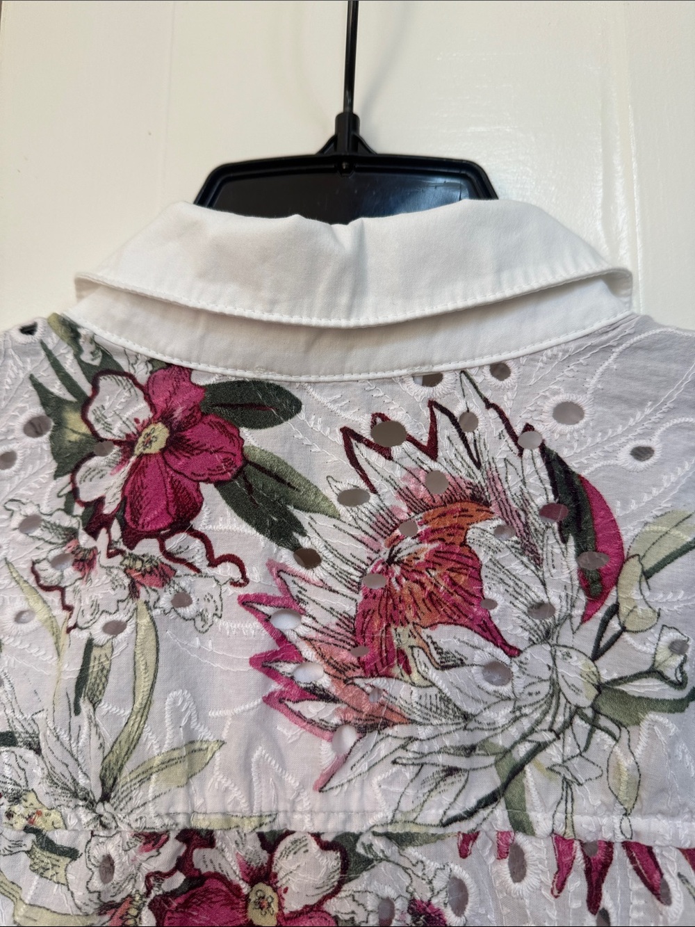 Chicos White Eyelet Floral Button-Up Cotton Top 6 - Picture 9 of 10